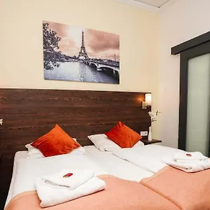 Hotel Little Paris Francoforte sul Meno